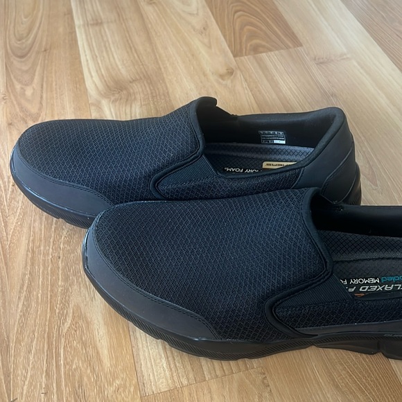 COPY - Skechers Men’s Slip-On - Picture 16 of 17